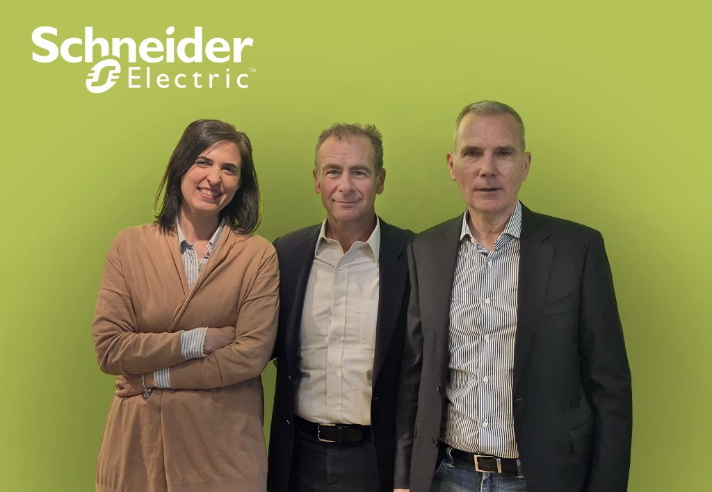 Silvia Olchini VP Secure Power Schneider Electric Italia Alessandro Talotta AD Digital Realty Italia Roberto Esquinazi Secure Power Key Account Manager and CSP Segment Manager 1